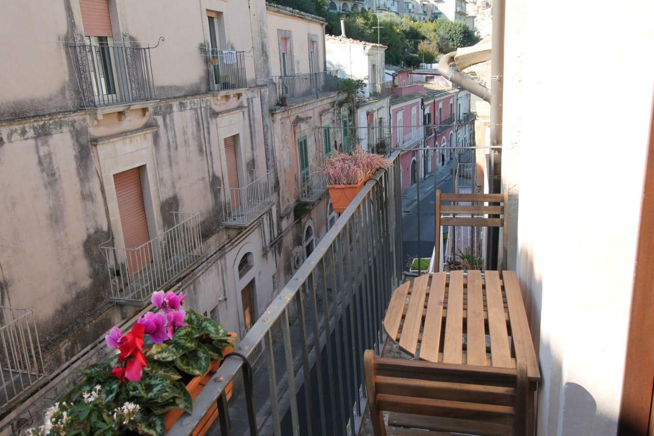 Le Luci Su Ibla - Ospitalita Con Vista Bed & Breakfast Ragusa Bagian luar foto