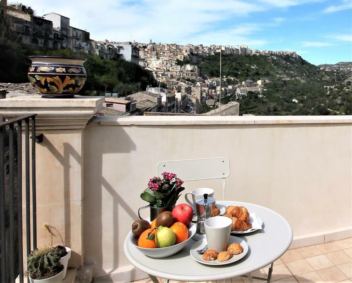 Le Luci Su Ibla - Ospitalita Con Vista Bed & Breakfast Ragusa Bagian luar foto