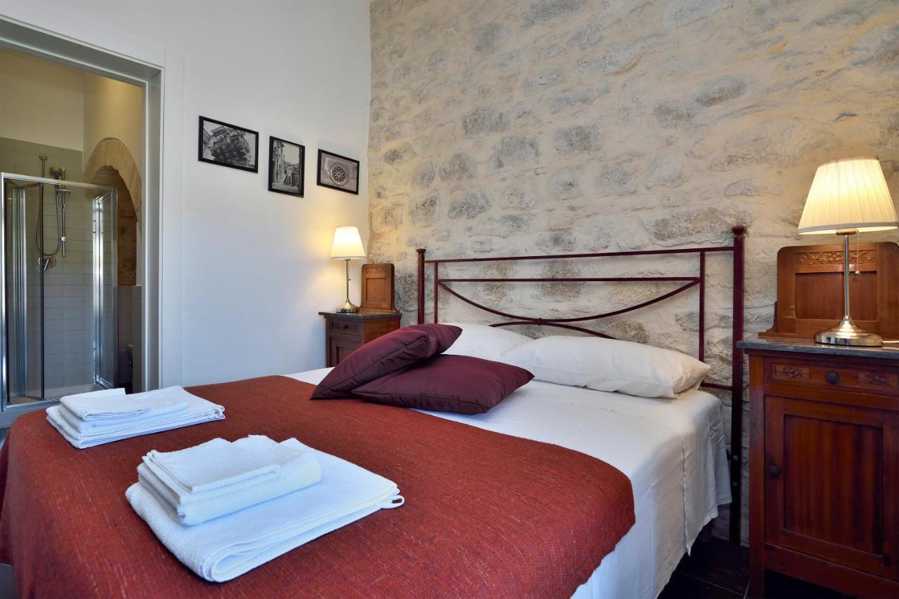 Le Luci Su Ibla - Ospitalita Con Vista Bed & Breakfast Ragusa Bagian luar foto